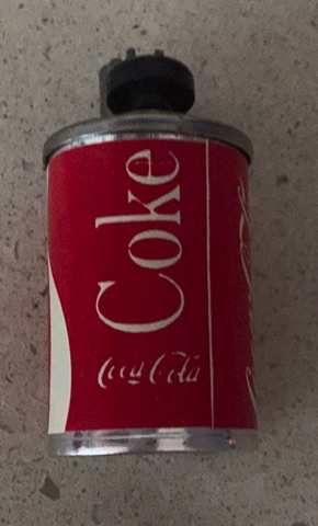 07799-1 € 2,50 coca cola aansteker rond rood.jpeg